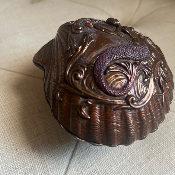 Vintage Mermaid Shell Trinket Box Cold Cast Resin Metallic Finiish - Picture 6 of 12